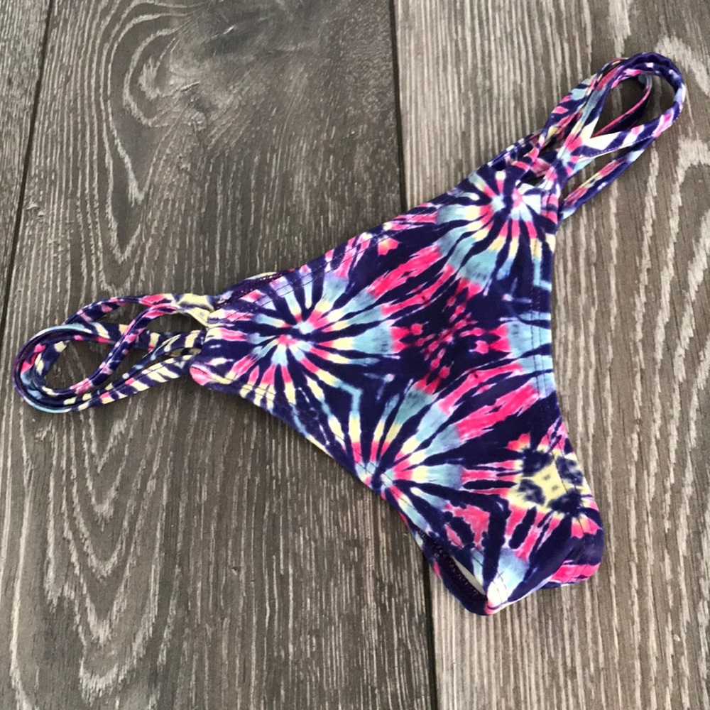 Tie dye thong bottoms🔥